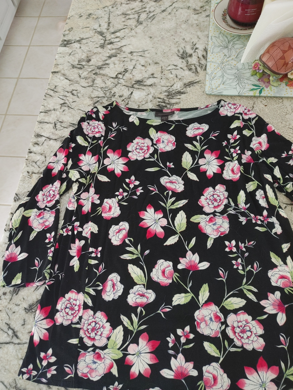 Jjill Black Floral Long-Sleeve Women's Top - Pink & Green Bloom